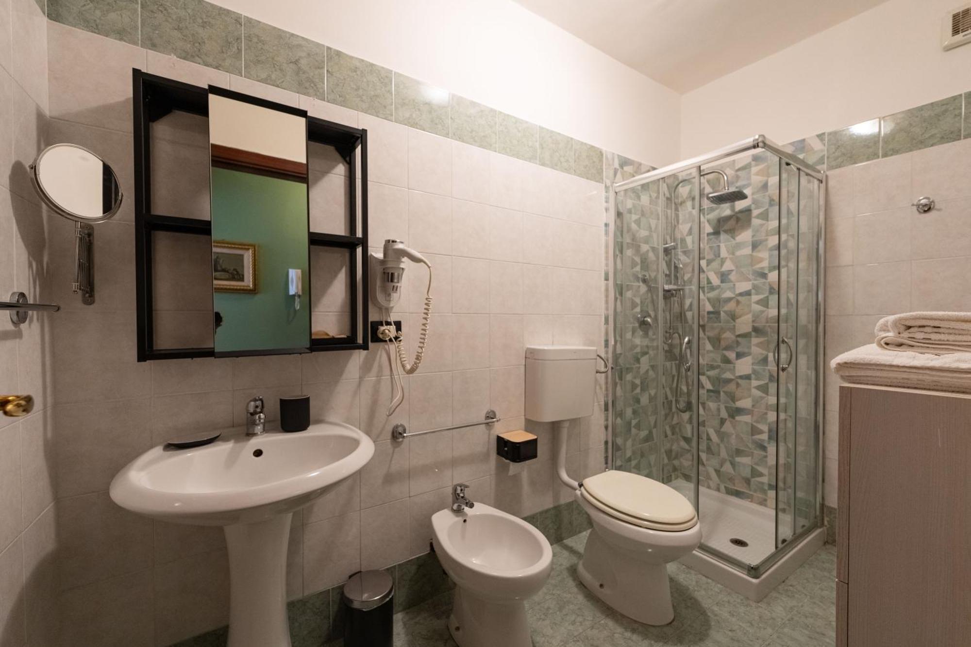 Kalamarina Rooms Palermo Esterno foto